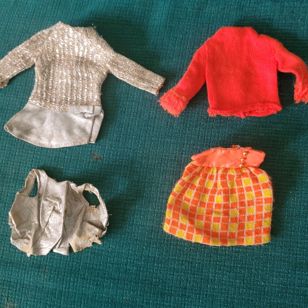 Barbie Pink Bodysuit and Assorted Dress Sets - Picture 6 of 7